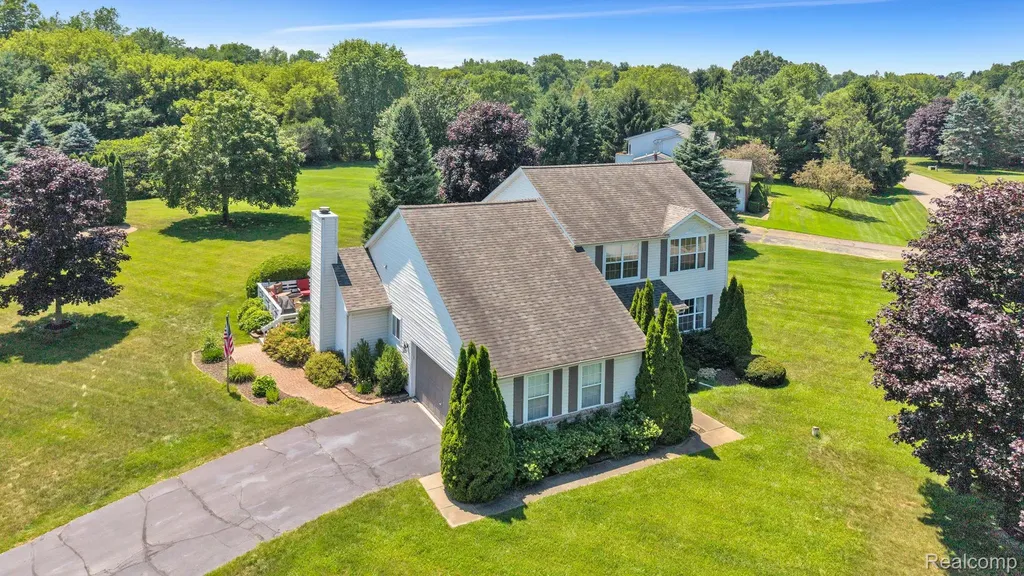 4740 Fox Chase White Lake Charter Township MI 48383