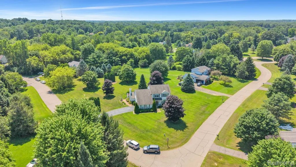4740 Fox Chase White Lake Charter Township MI 48383