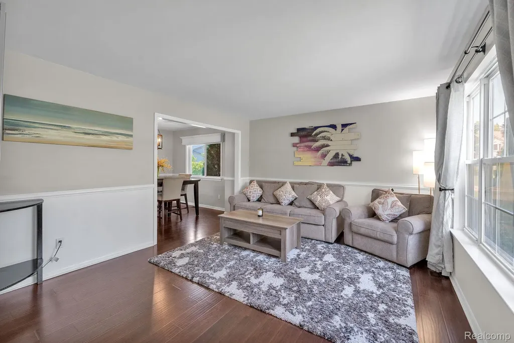 4740 Fox Chase White Lake Charter Township MI 48383