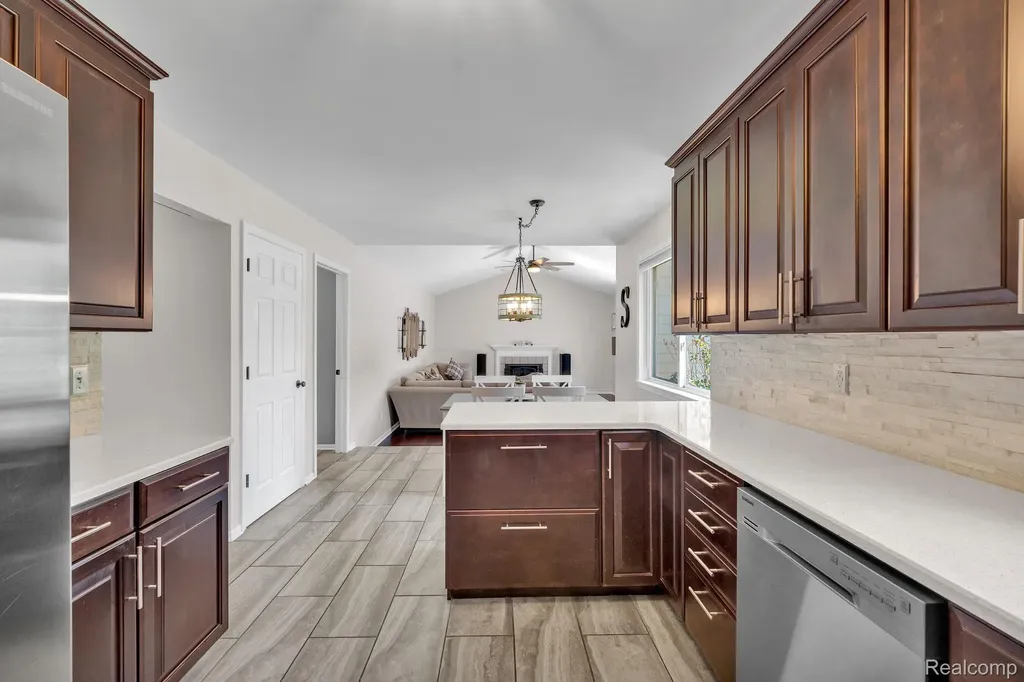 4740 Fox Chase White Lake Charter Township MI 48383