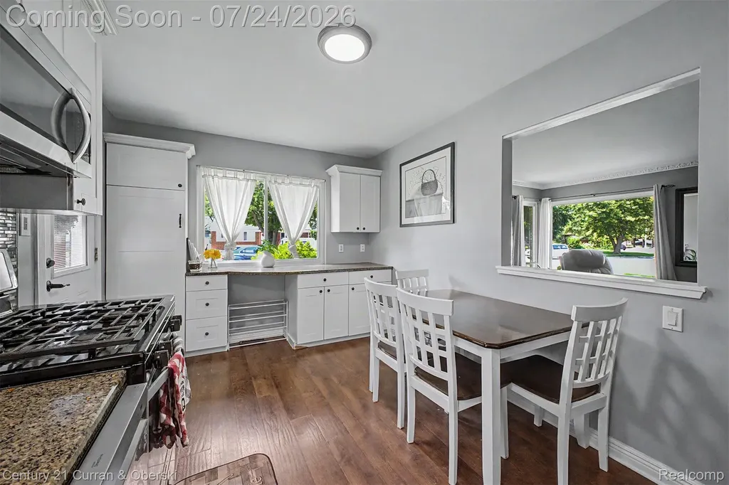 30633 Gladys Avenue Westland City MI 48185
