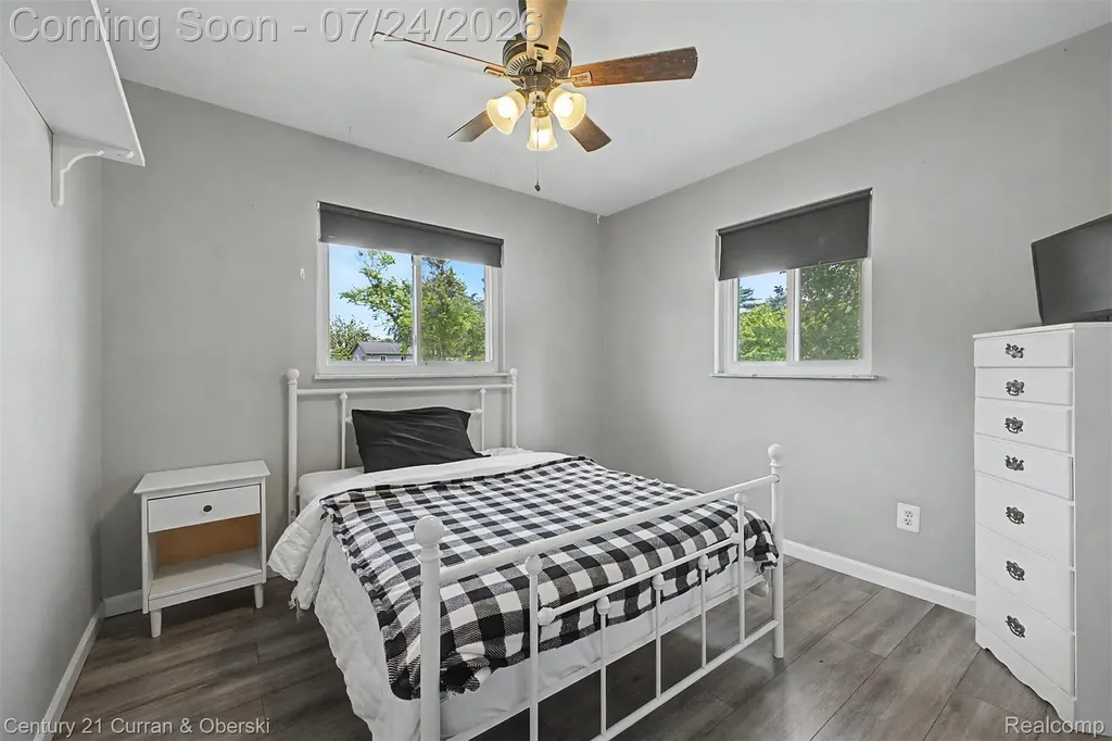 30633 Gladys Avenue Westland City MI 48185