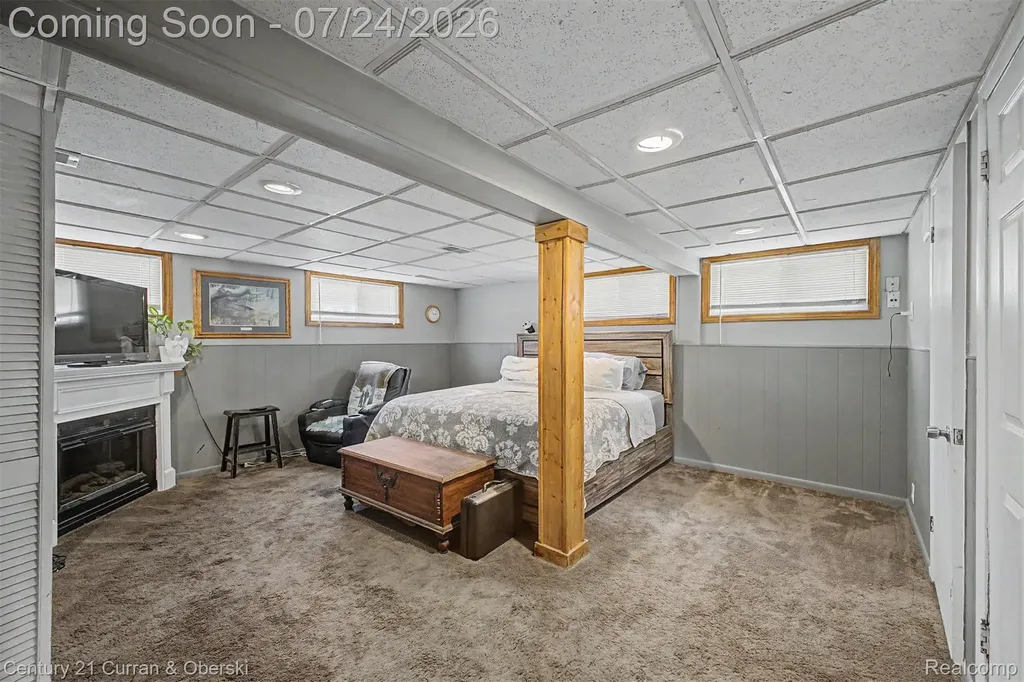 30633 Gladys Avenue Westland City MI 48185