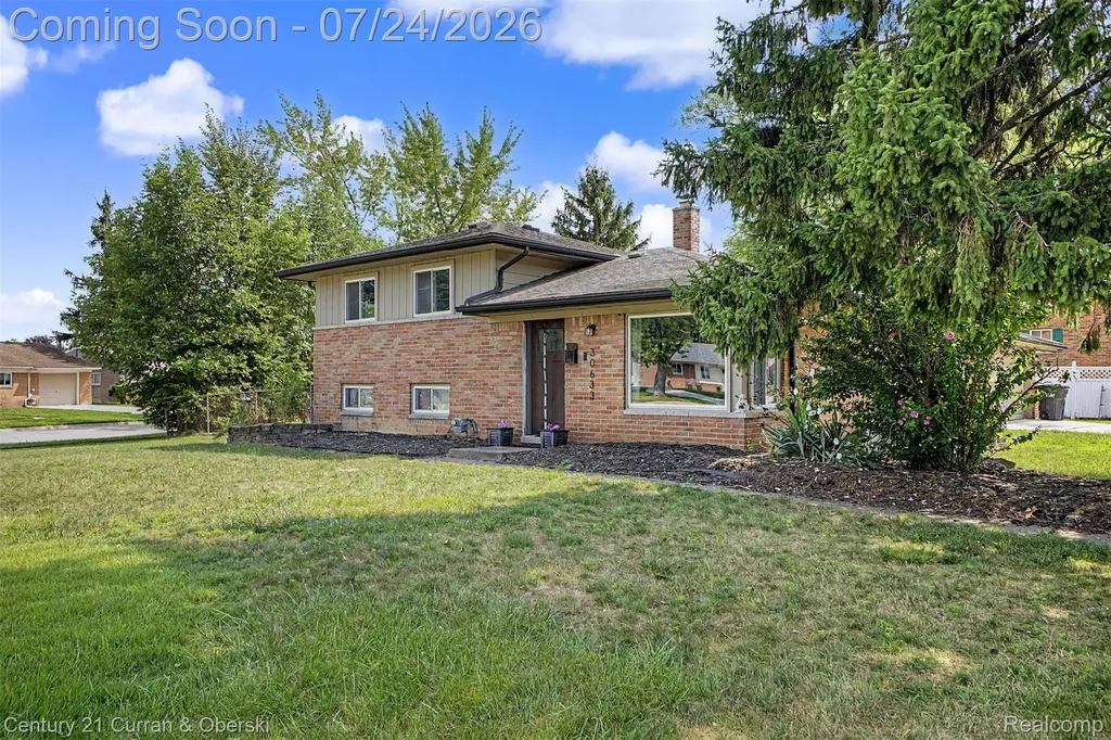 30633 Gladys Avenue Westland City MI 48185