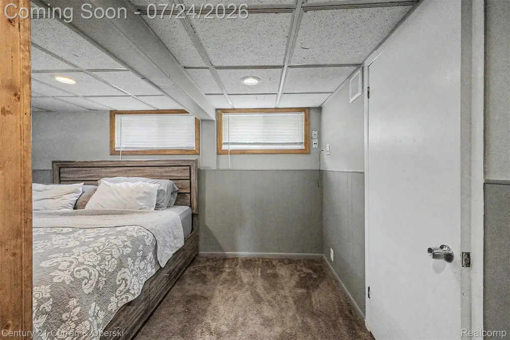 30633 Gladys Avenue Westland City MI 48185