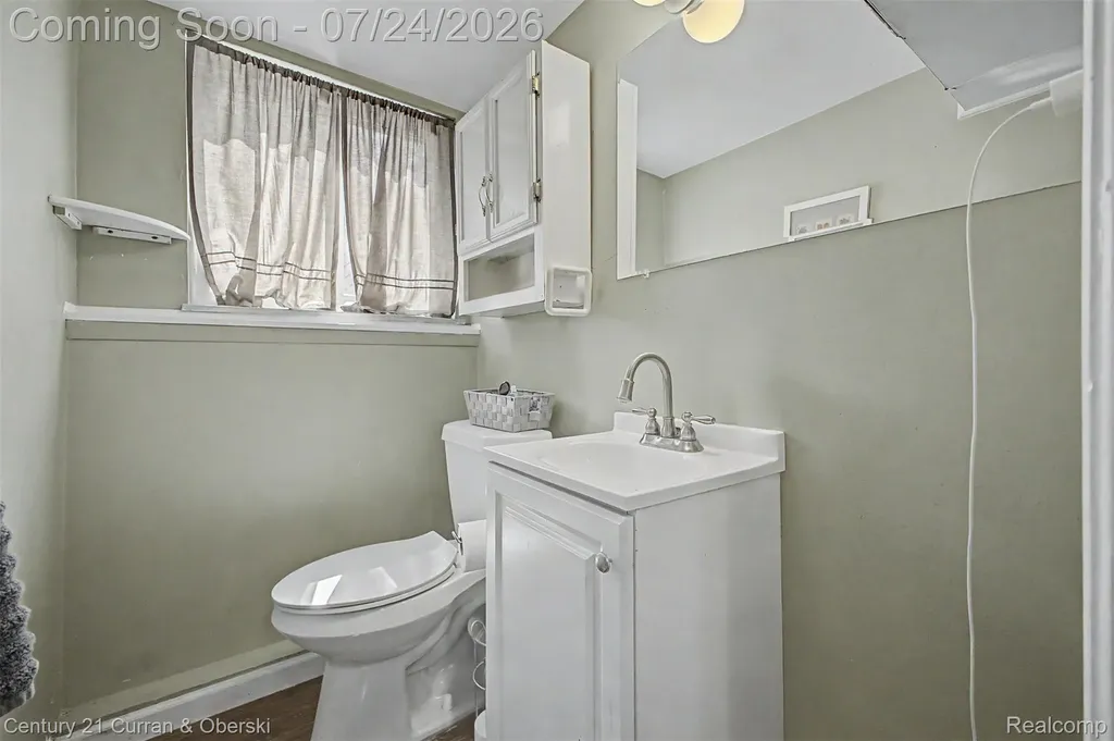 30633 Gladys Avenue Westland City MI 48185