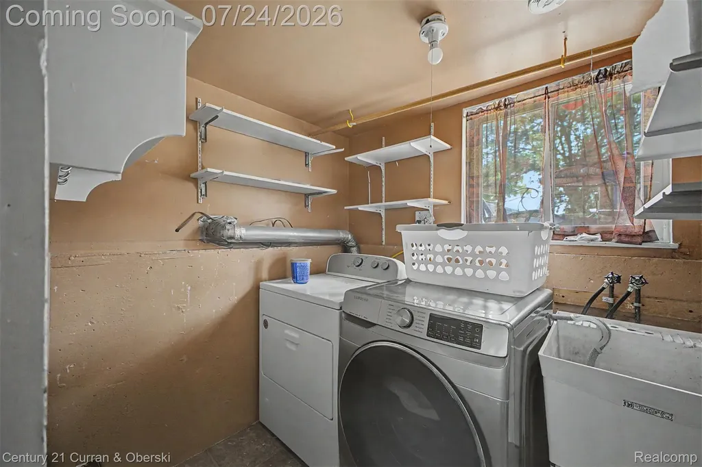 30633 Gladys Avenue Westland City MI 48185