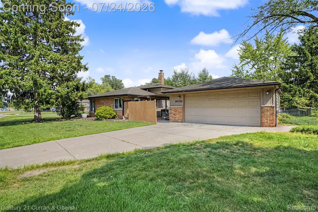 30633 Gladys Avenue Westland City MI 48185