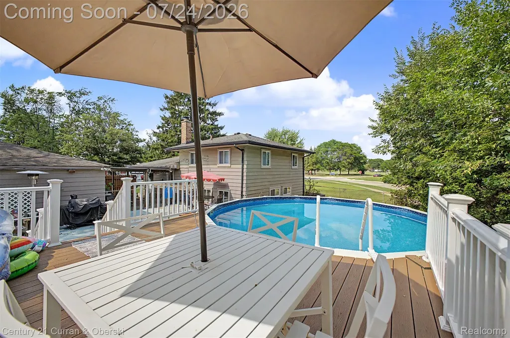 30633 Gladys Avenue Westland City MI 48185