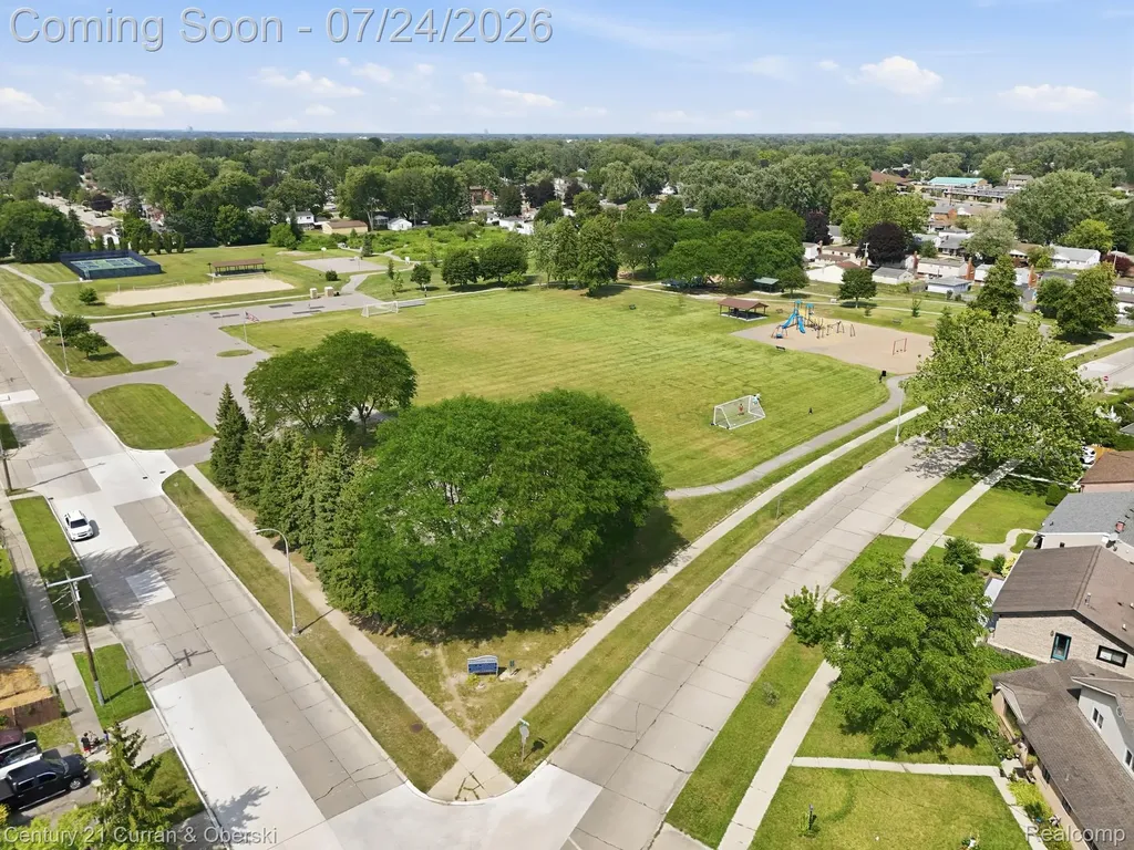 30633 Gladys Avenue Westland City MI 48185
