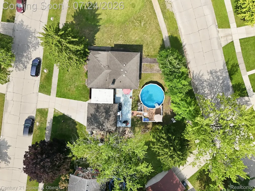 30633 Gladys Avenue Westland City MI 48185