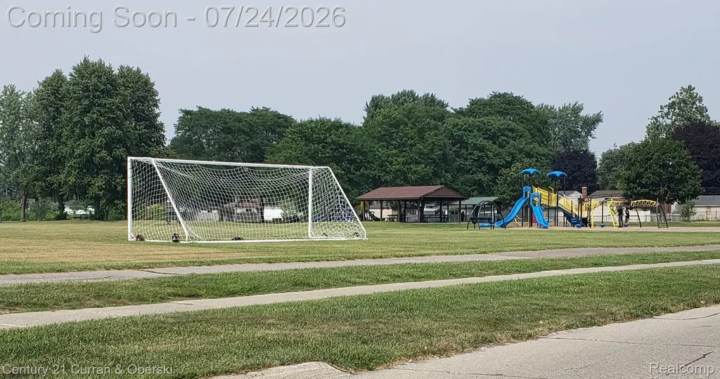 30633 Gladys Avenue Westland City MI 48185