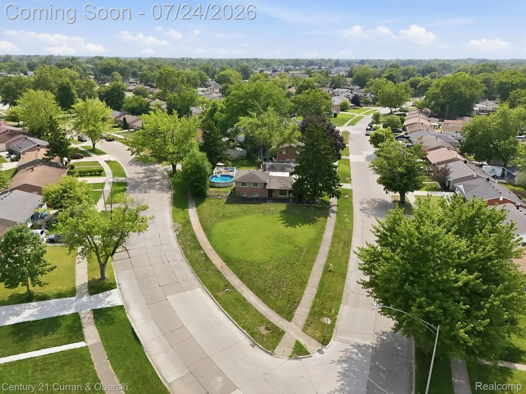 30633 Gladys Avenue Westland City MI 48185