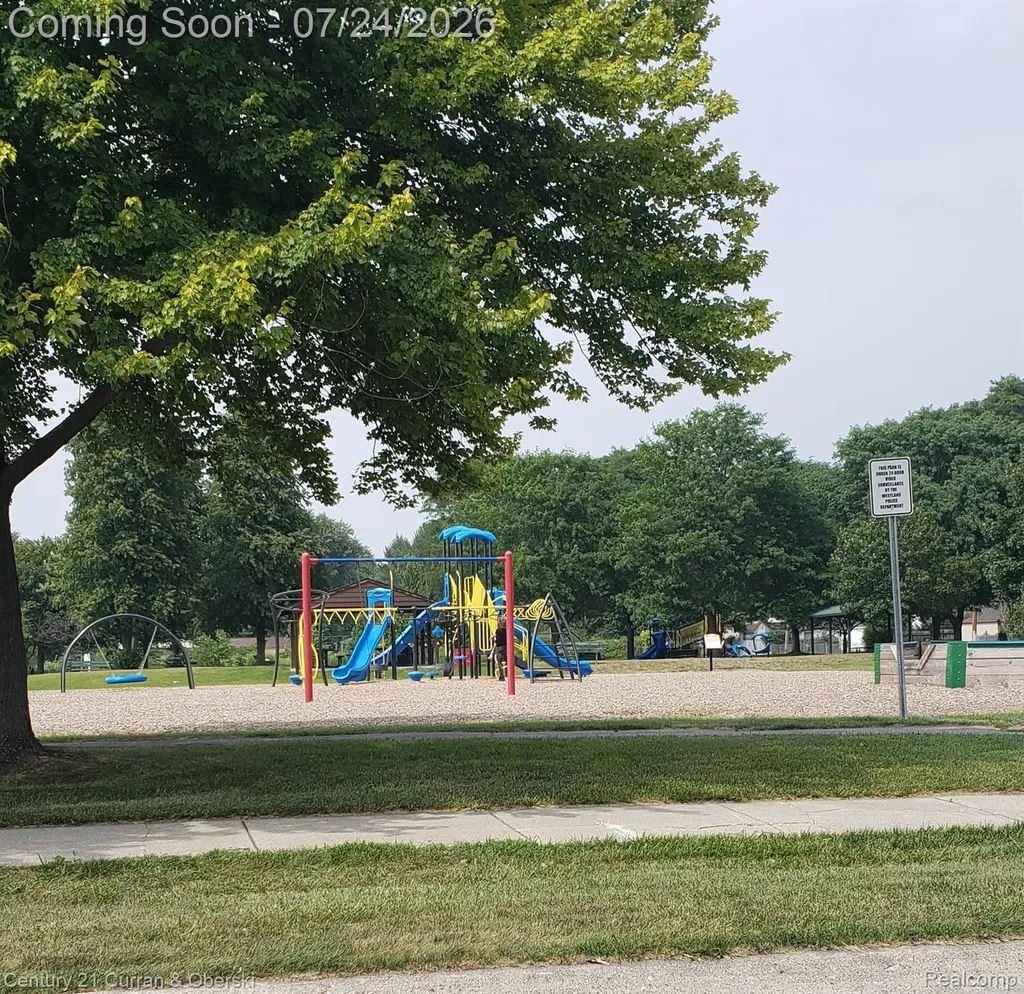 30633 Gladys Avenue Westland City MI 48185