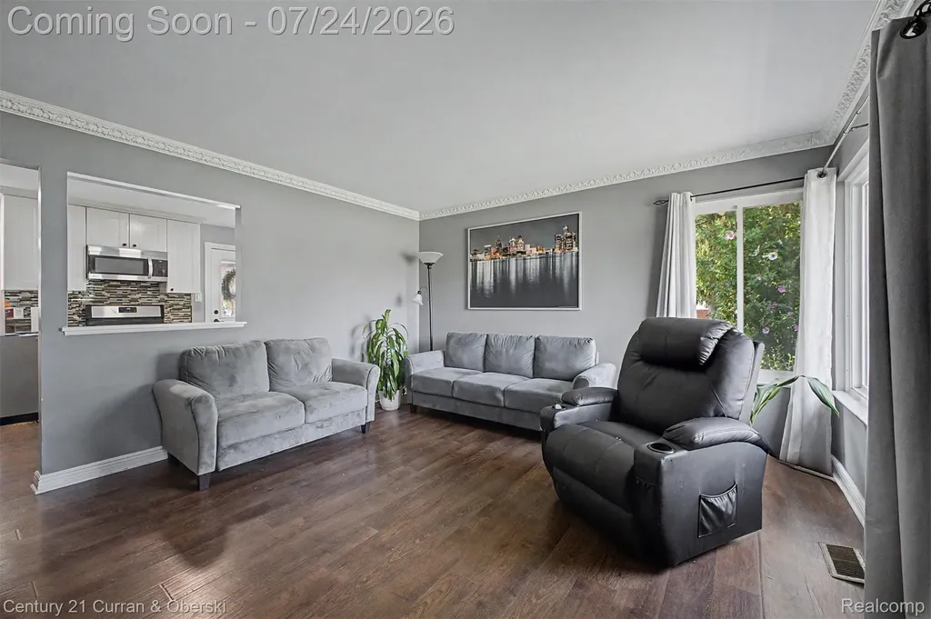 30633 Gladys Avenue Westland City MI 48185