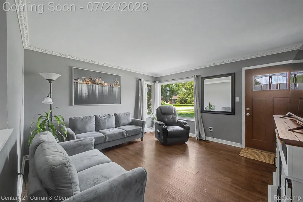30633 Gladys Avenue Westland City MI 48185