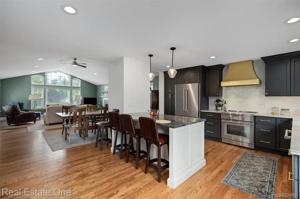 1045 Clara Street Commerce Charter Township MI 48390