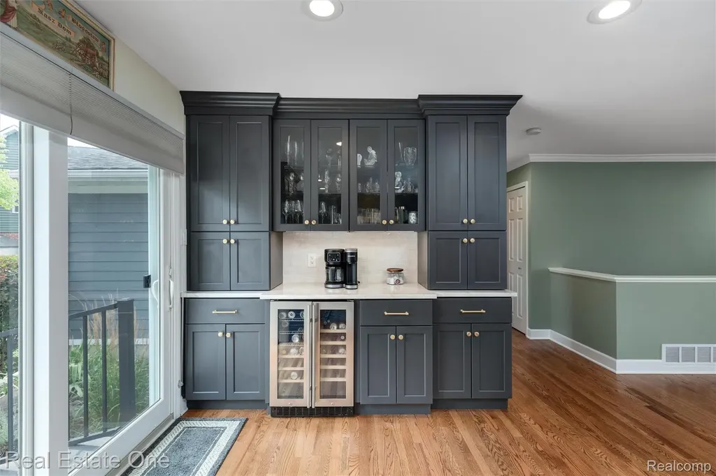 1045 Clara Street Commerce Charter Township MI 48390