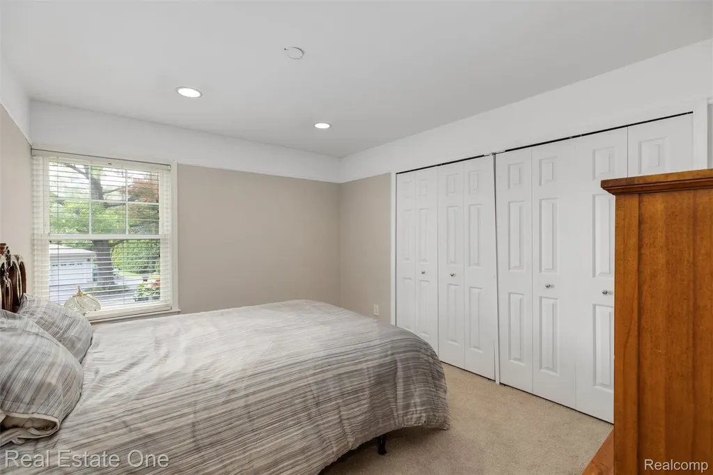 1045 Clara Street Commerce Charter Township MI 48390