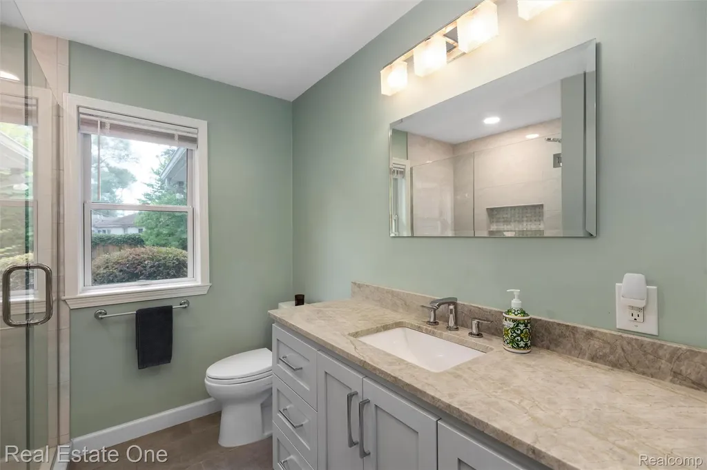 1045 Clara Street Commerce Charter Township MI 48390