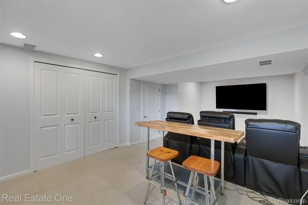 1045 Clara Street Commerce Charter Township MI 48390