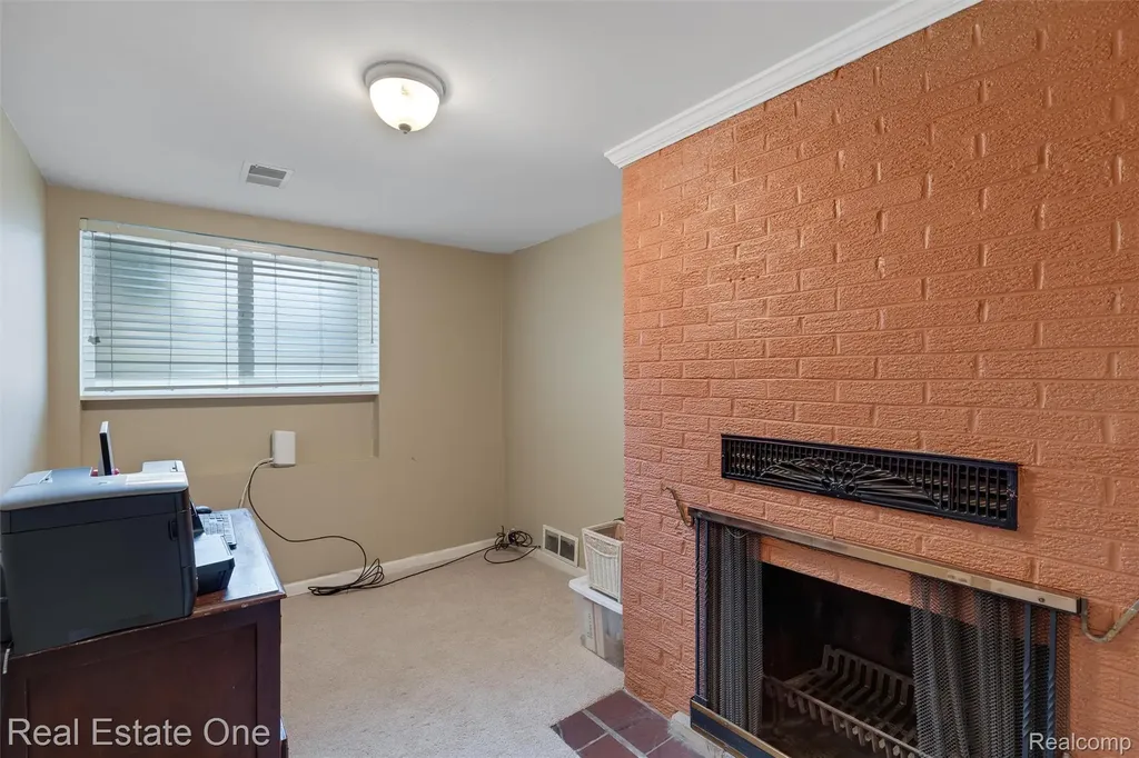 1045 Clara Street Commerce Charter Township MI 48390