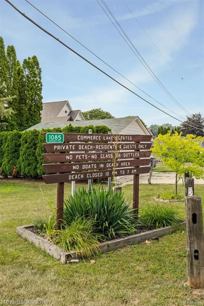 1045 Clara Street Commerce Charter Township MI 48390