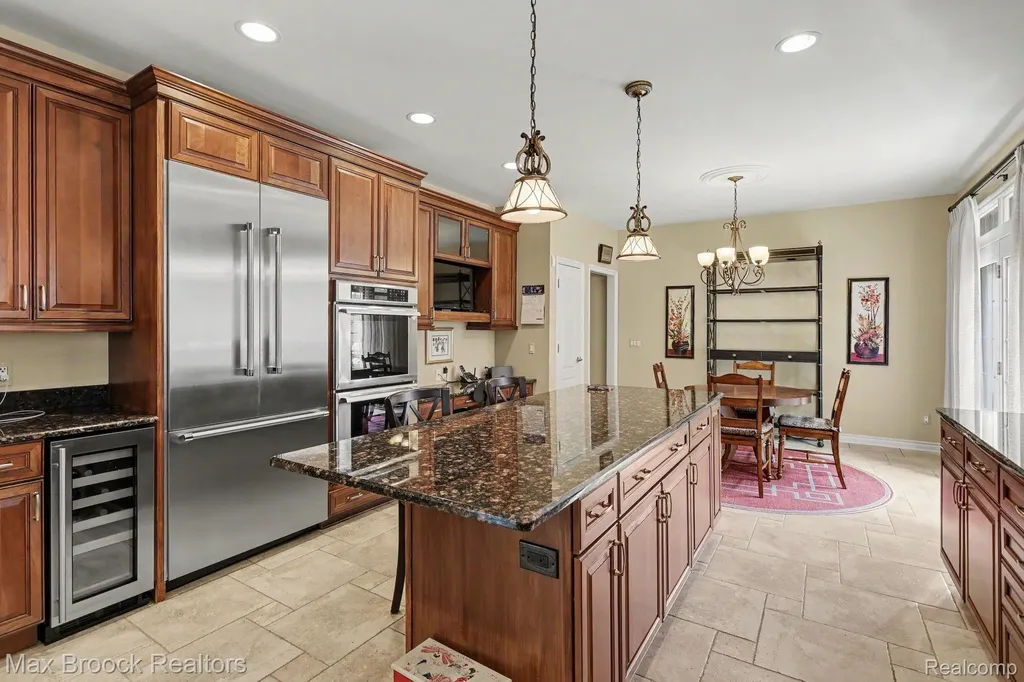 4061 Chatfield Lane Troy City MI 48098