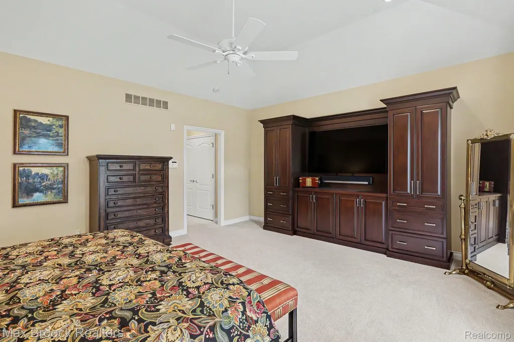4061 Chatfield Lane Troy City MI 48098
