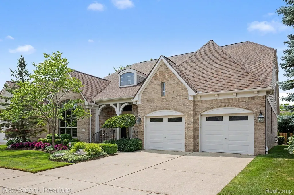 4061 Chatfield Lane Troy City MI 48098