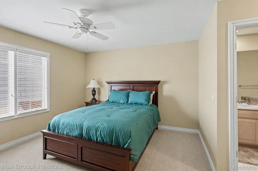 4061 Chatfield Lane Troy City MI 48098