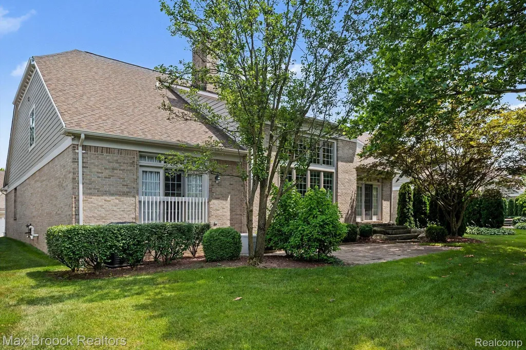 4061 Chatfield Lane Troy City MI 48098