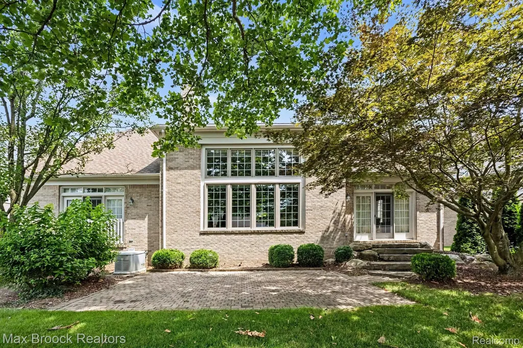 4061 Chatfield Lane Troy City MI 48098
