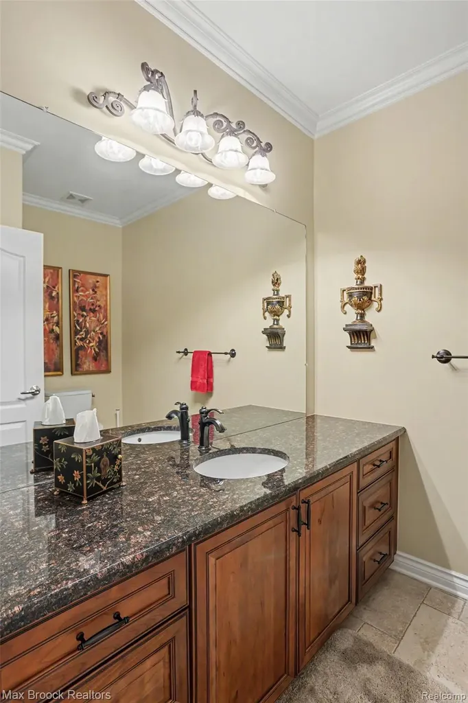 4061 Chatfield Lane Troy City MI 48098