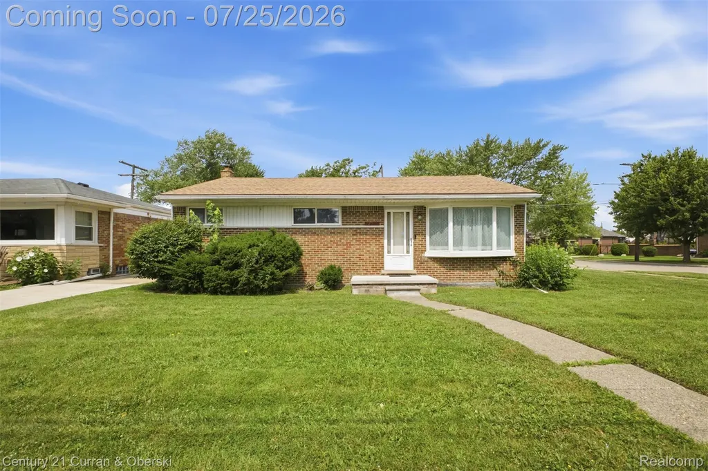 32819 Jefferson Avenue St. Clair Shores City MI 48082