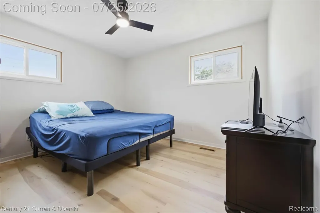 32819 Jefferson Avenue St. Clair Shores City MI 48082
