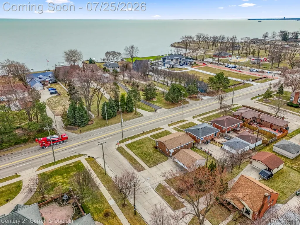 32819 Jefferson Avenue St. Clair Shores City MI 48082