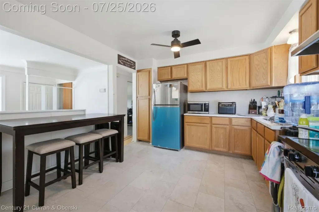 32819 Jefferson Avenue St. Clair Shores City MI 48082