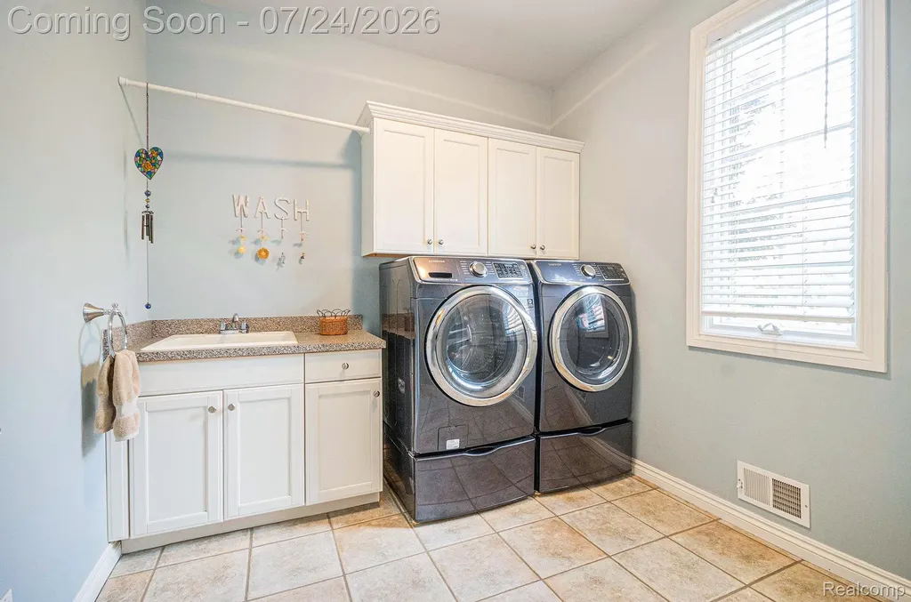 4831 Goodison Place Drive Oakland Charter Township MI 48306