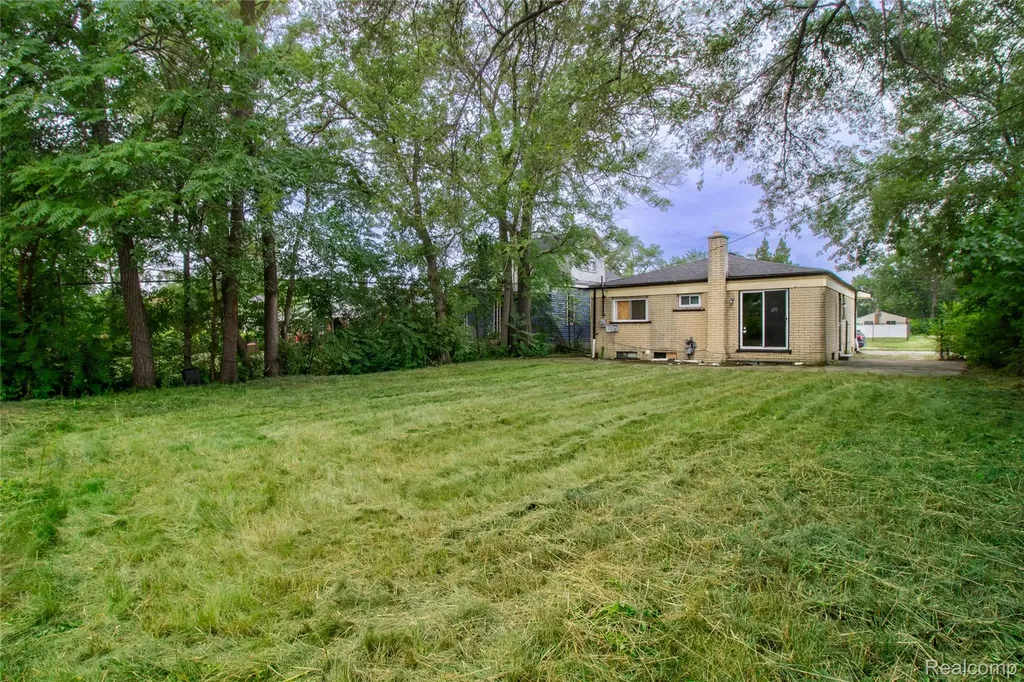 20442 Greenlawn Street Detroit City MI 48221