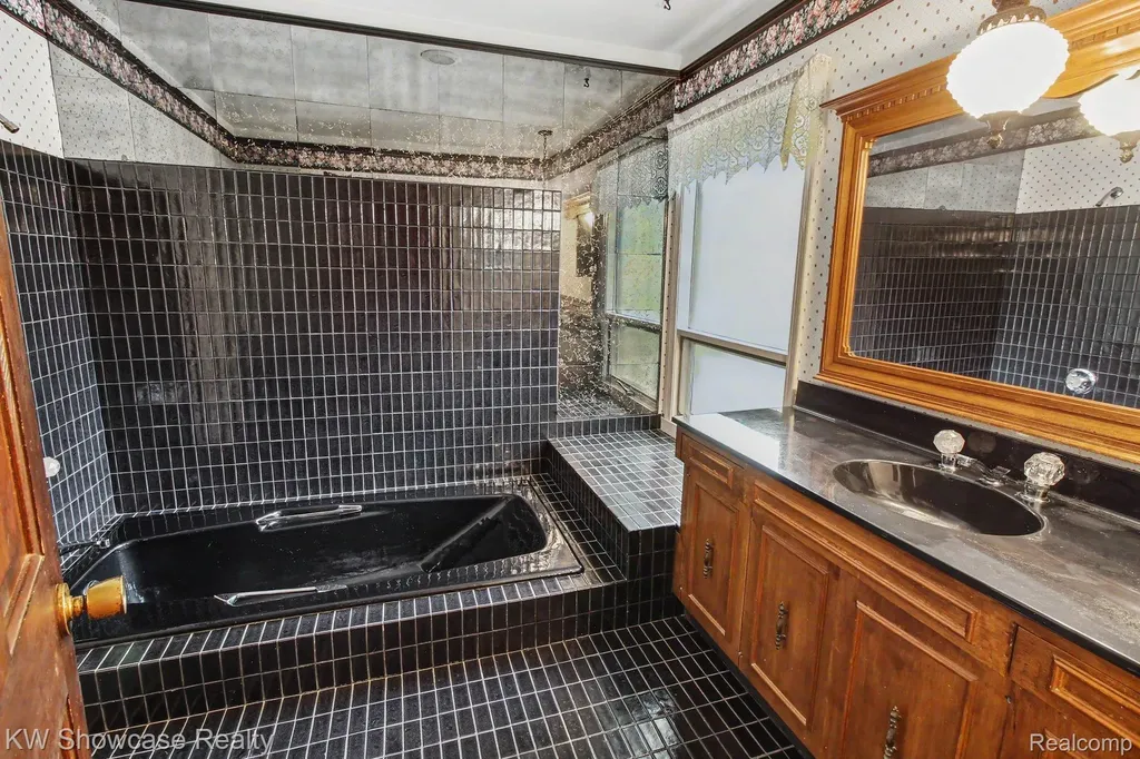 1471 Blue Heron Drive Highland Charter Township MI 48357