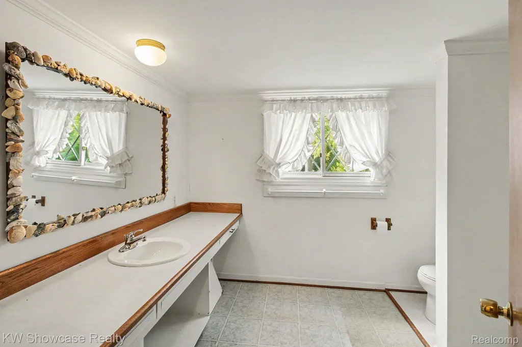 1471 Blue Heron Drive Highland Charter Township MI 48357