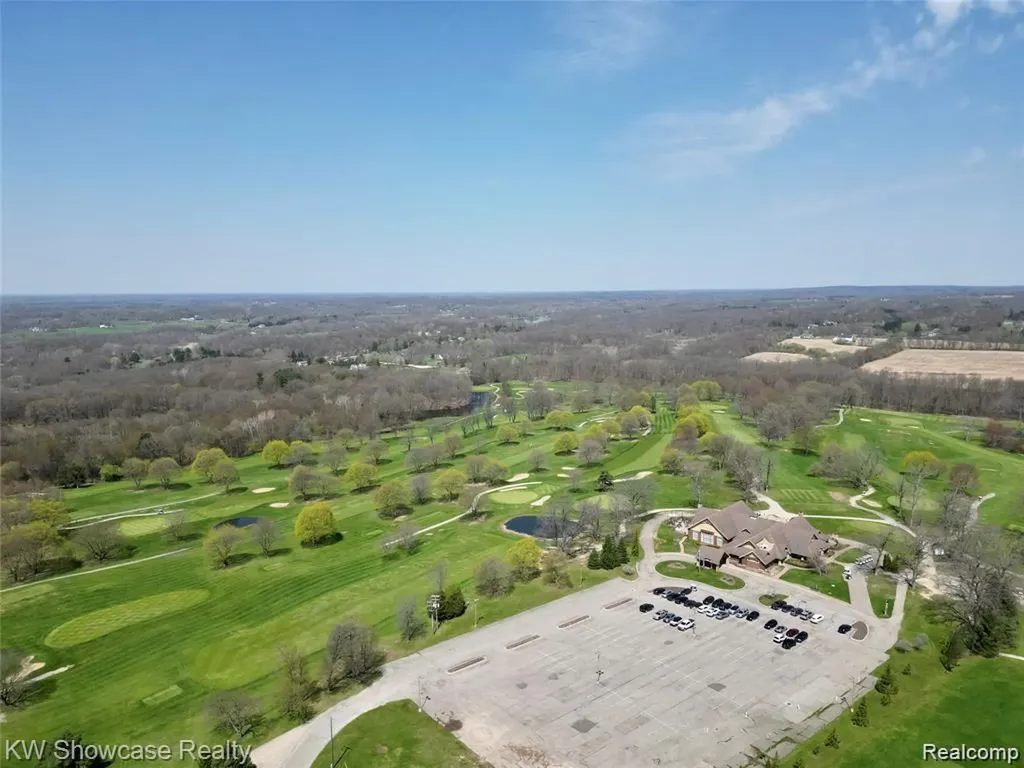 1471 Blue Heron Drive Highland Charter Township MI 48357