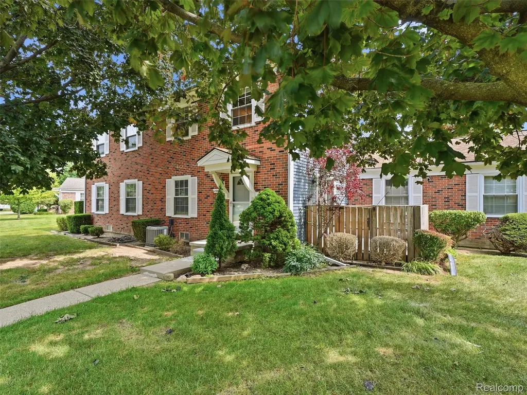 23404 N Rockledge Novi City MI 48375