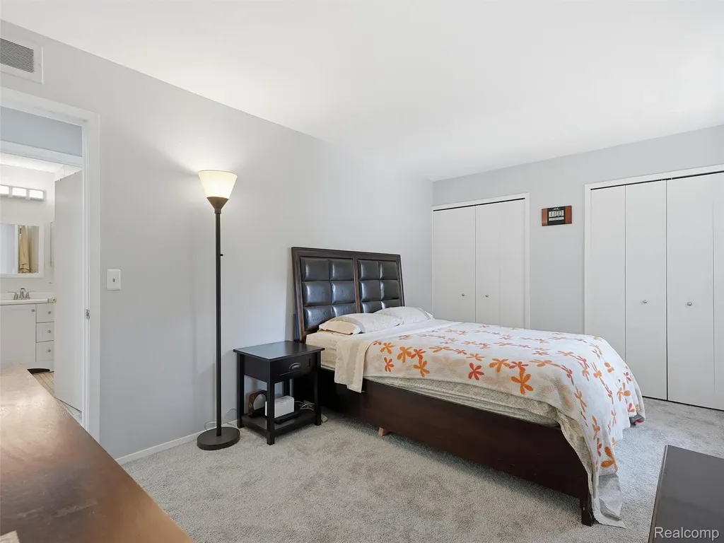 23404 N Rockledge Novi City MI 48375