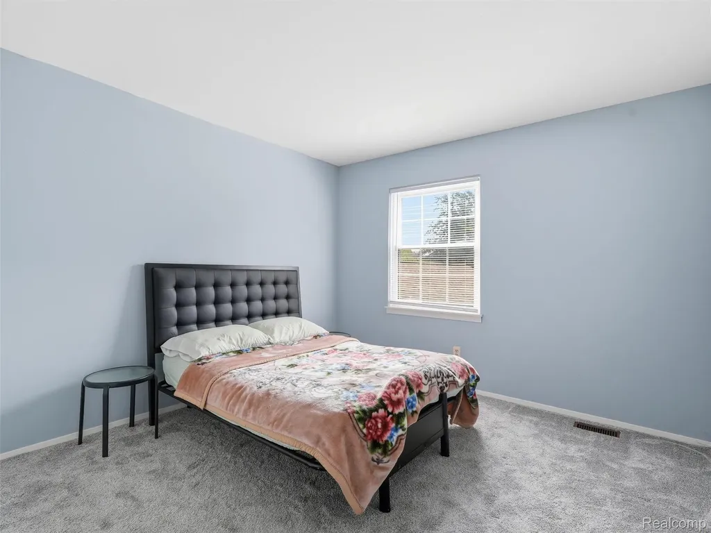 23404 N Rockledge Novi City MI 48375