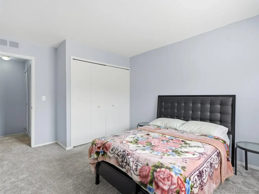 23404 N Rockledge Novi City MI 48375
