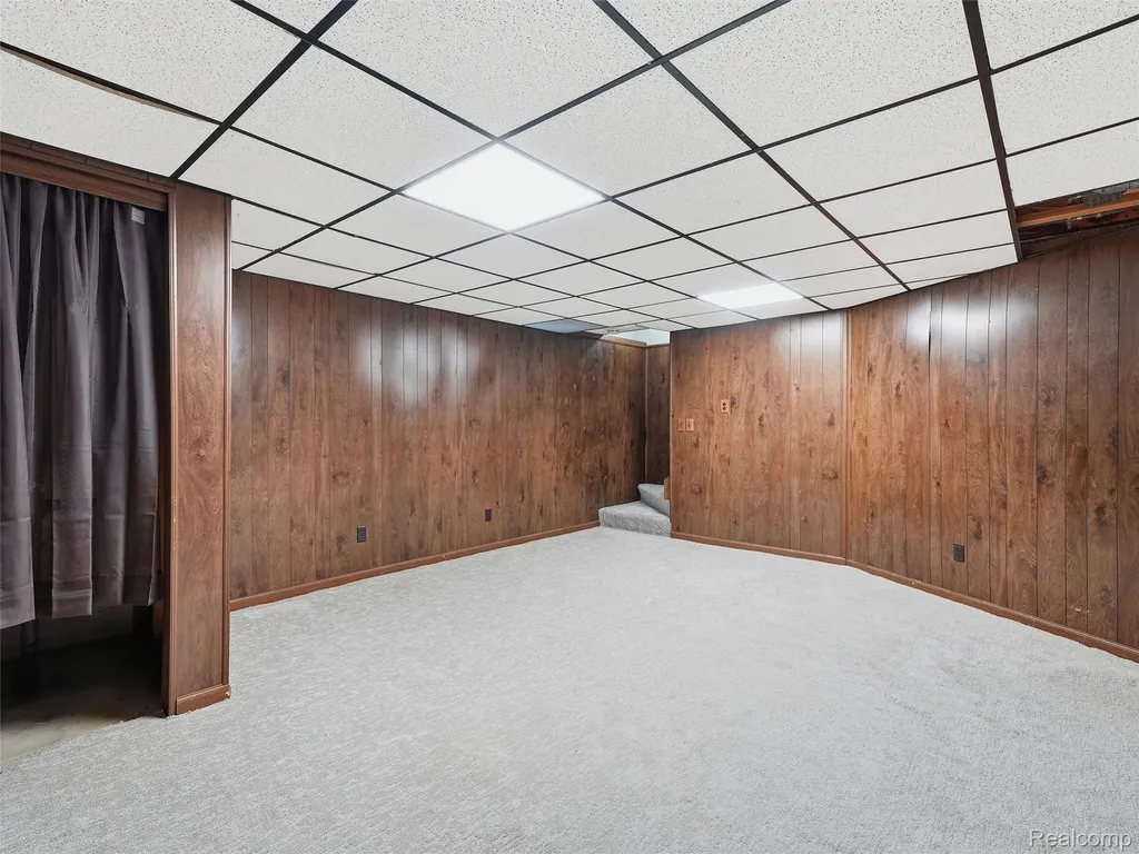 23404 N Rockledge Novi City MI 48375