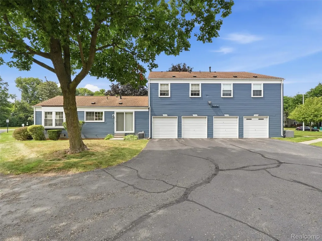 23404 N Rockledge Novi City MI 48375