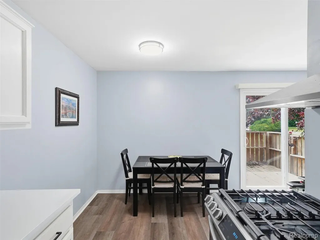 23404 N Rockledge Novi City MI 48375